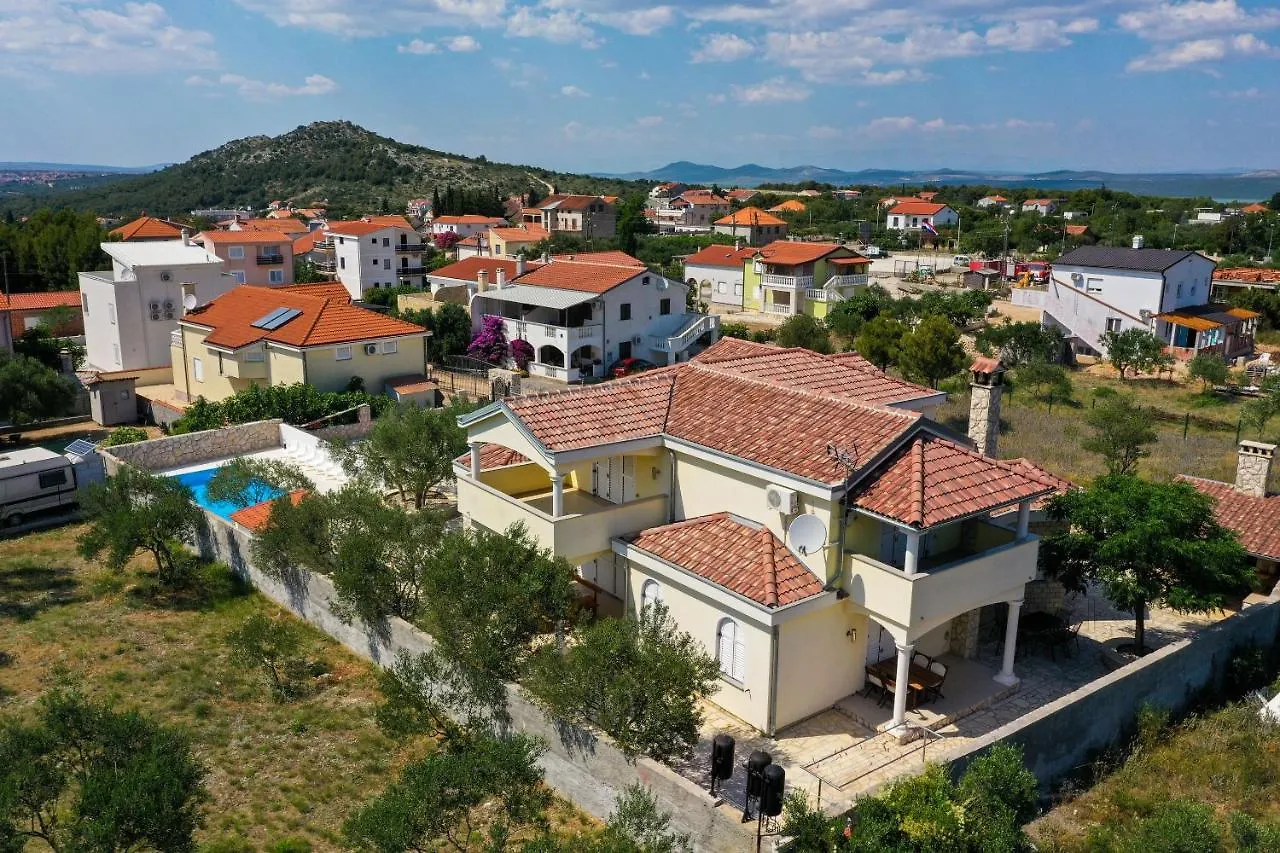 House Anna Villa Drage Holiday home